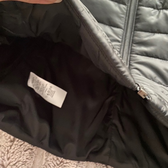 NWT❗️LOFT Black Puffer Vest - Picture 4 of 5